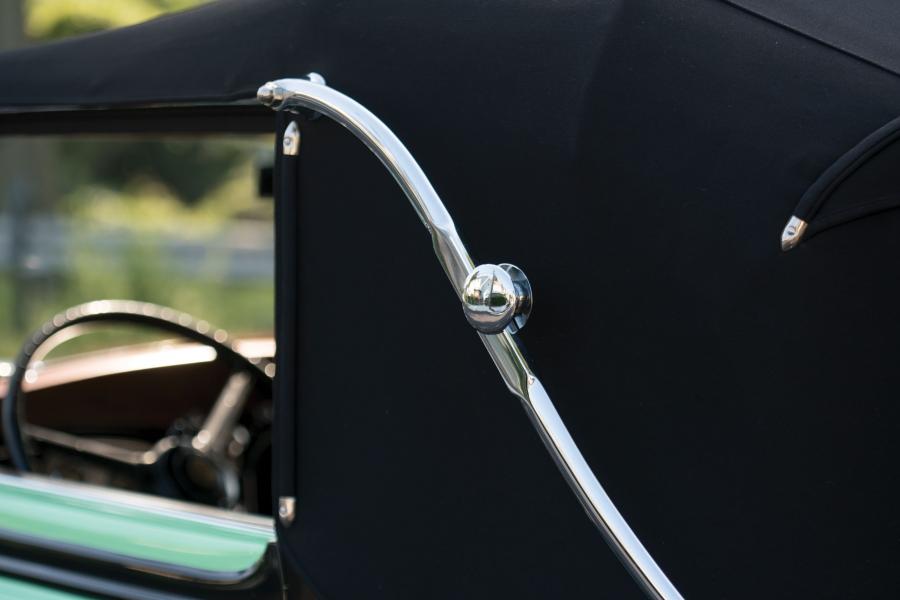 Детали экстерьера LaSalle Convertible Coupe (345-C 668) 1933 года  (фото 15 из 23)